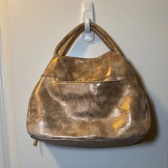 HOBO Gold Metallic Hand Bag with Distressed Leather Finish - Picture 4 of 7